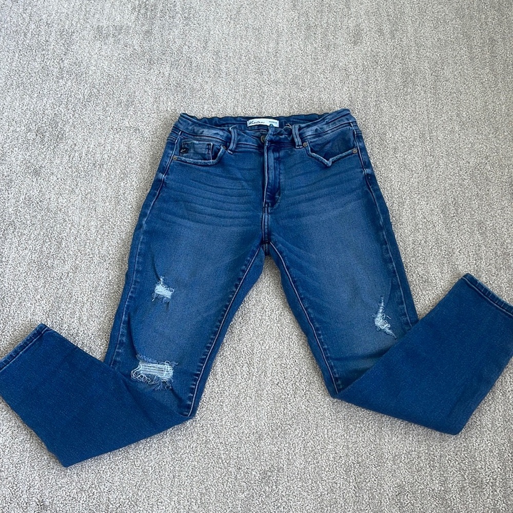 KanCan distressed light wash ankle jeans